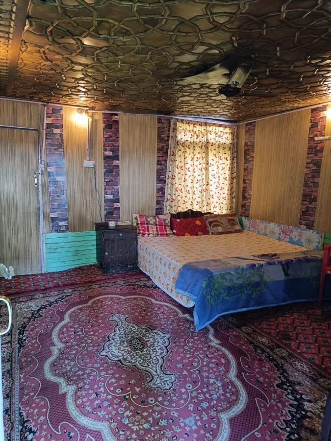Hotel Island Srinagar  Exterior photo